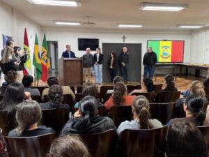 Read more about the article Primeiro na Amesc, Turvo implanta teleatendimento médico 24 horas pelo SUS